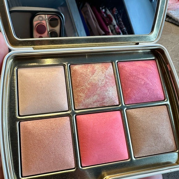 Hourglass Other - Hourglass Ambient Lighting Palette- Evil Eye
